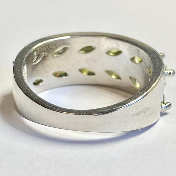 Silver Peridot Green Cubic Zirconia Anniversary Ring Size 7 Plated Simulated - Picture 5 of 9